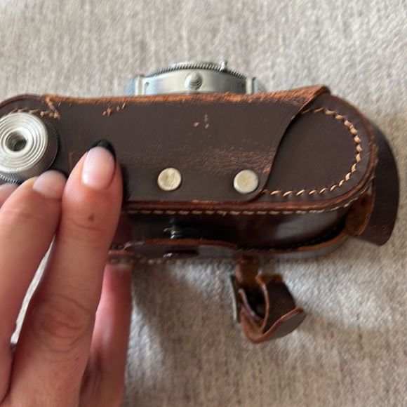 Wirgin Edinex Camera with Leather Case - Picture 4 of 8
